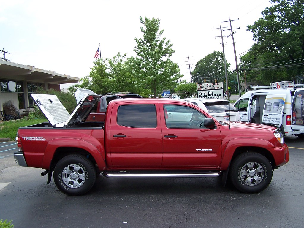 Best 5 Cross Bars for Toyota Tacoma Toyota Tacoma